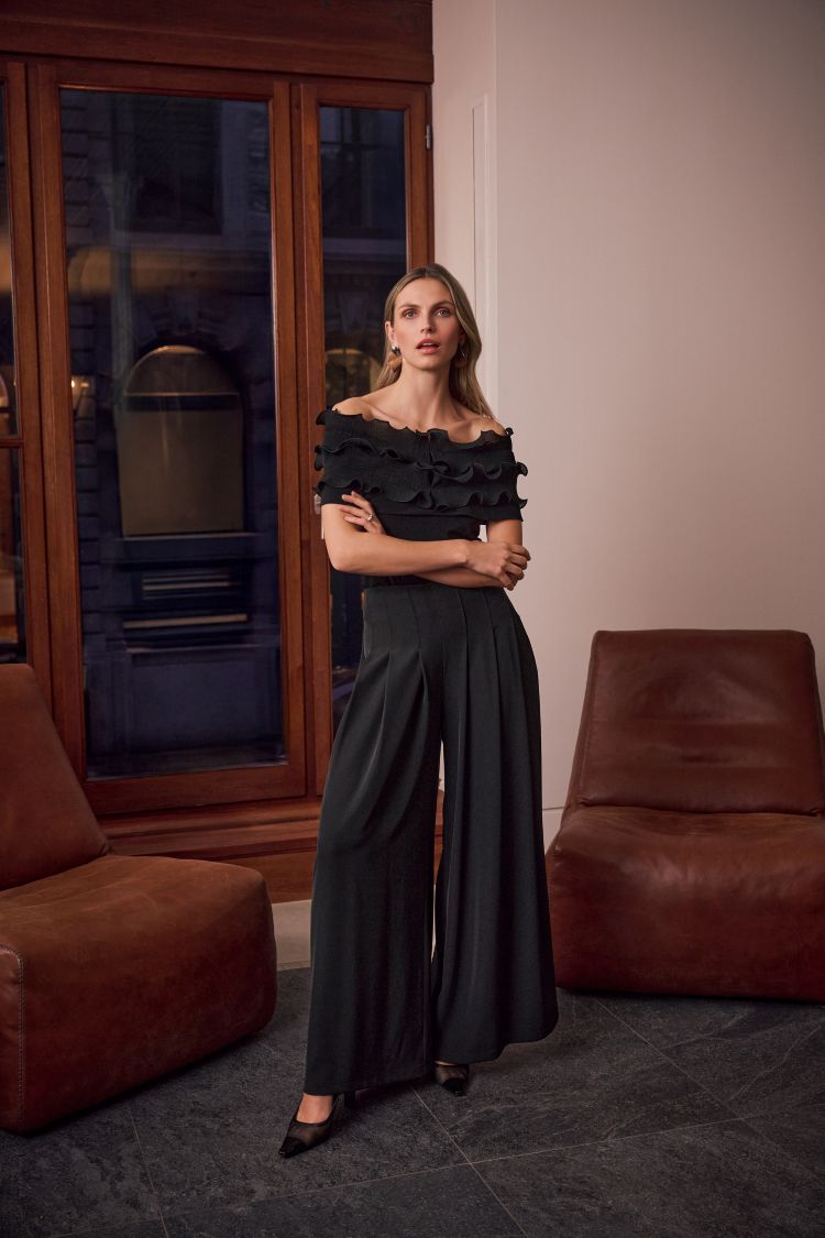Wide Leg Pleated Trousers