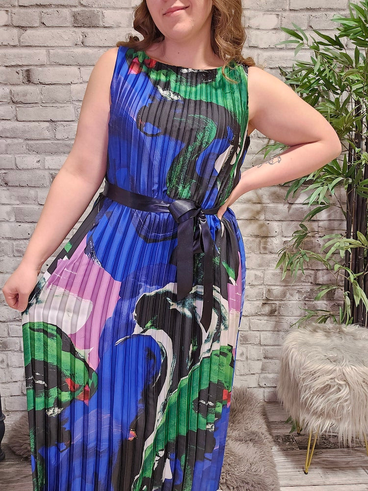 Abstract Design Pleated Dress
