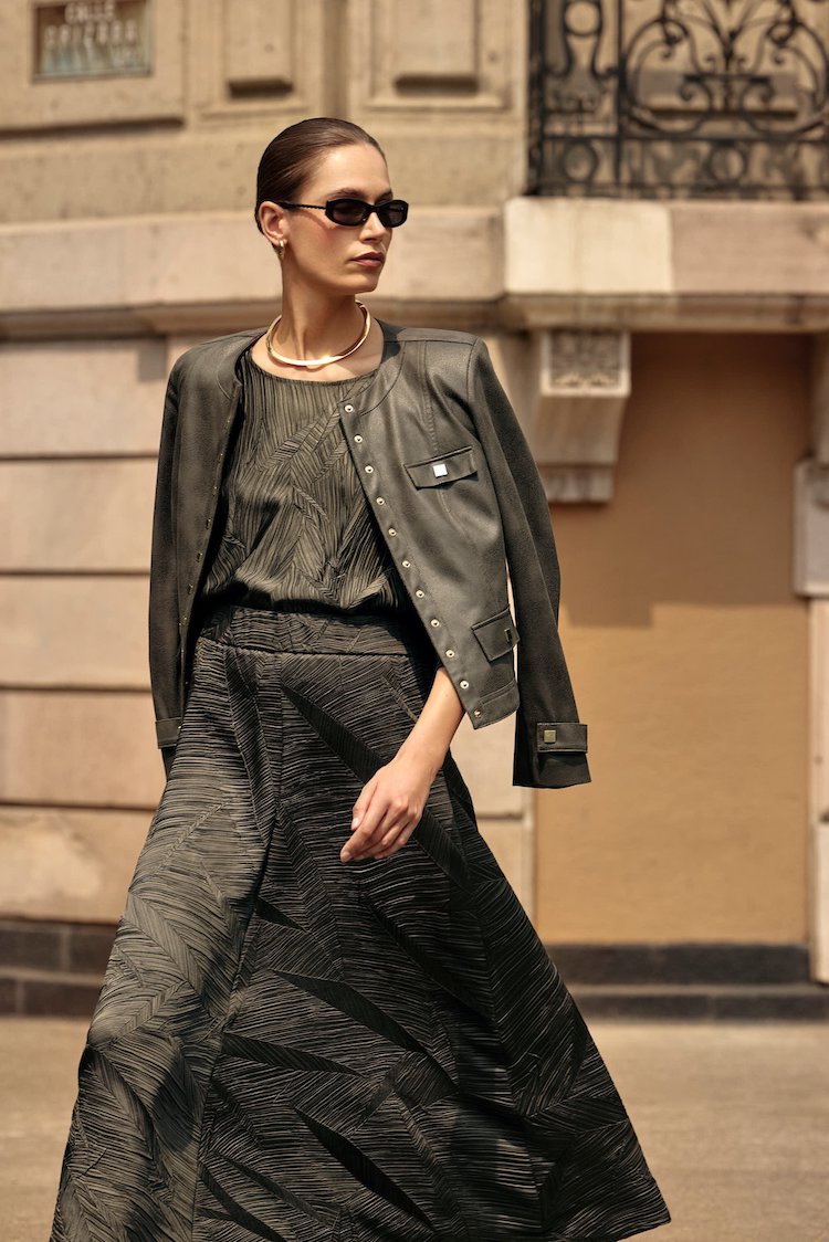 Relaxed Fit Pullover