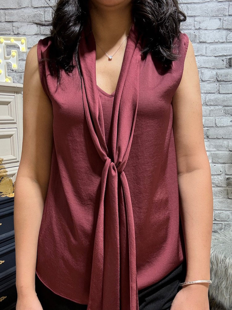 Chic Sleeveless V-neck Pullover