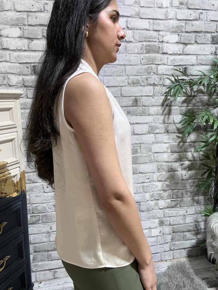 V-neck Sleeveless Pullover