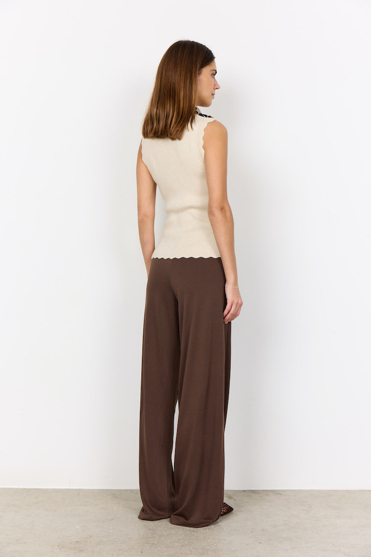 Dollie Scallop Edge Sleeveless Top