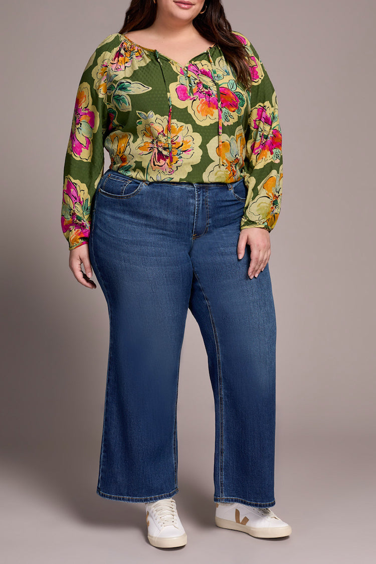 Size Inclusive Sophia Curvy Hugging Wide Leg Jeans