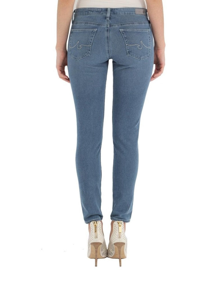 AG Dust Ankle Legging Low rise is back ladies, be the first to jump back into these super sexy jeggings. These hug you in all the right places and move with you while never losing their shape and stretch. Style # CRL1389