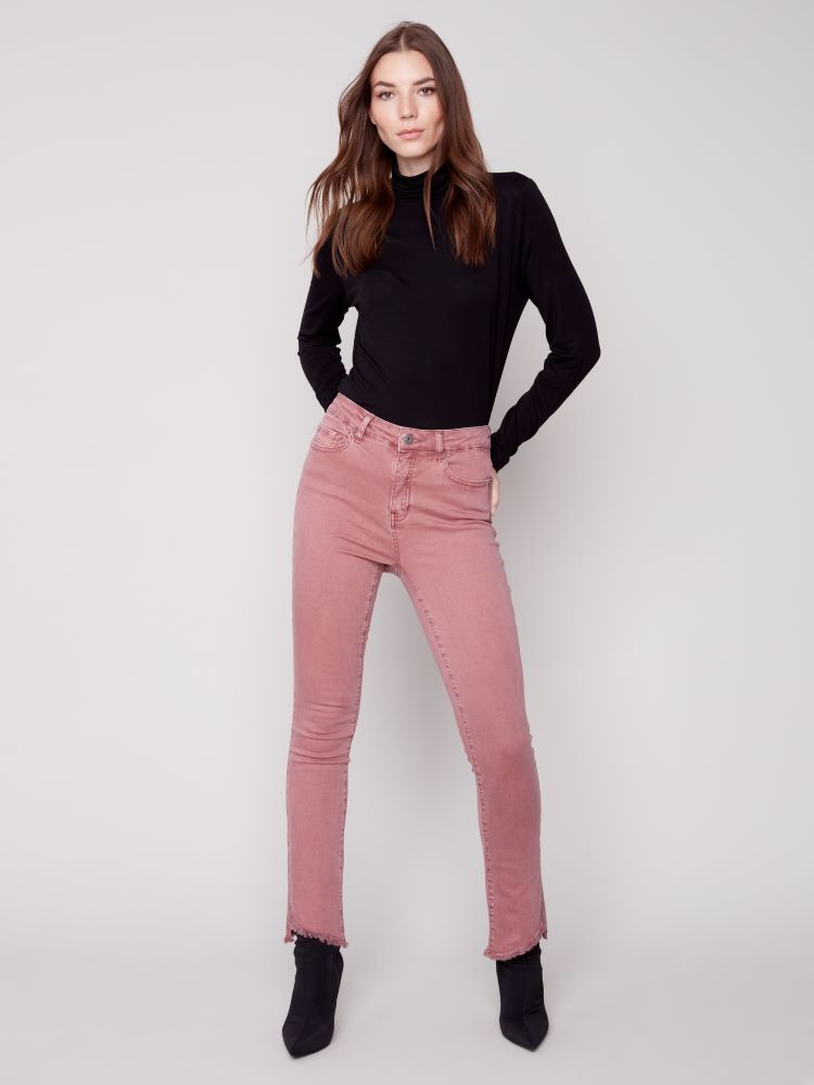 Monochrome twill pairs effortlessly with both patterned and knitted tops for a polished look, and the stretchy bootcut silhouette flatters every figure. These Charlie B Bootcut Twill Pants give you all of this and more. For a complete ensemble, tuck in a long-sleeved blouse or cardigan.