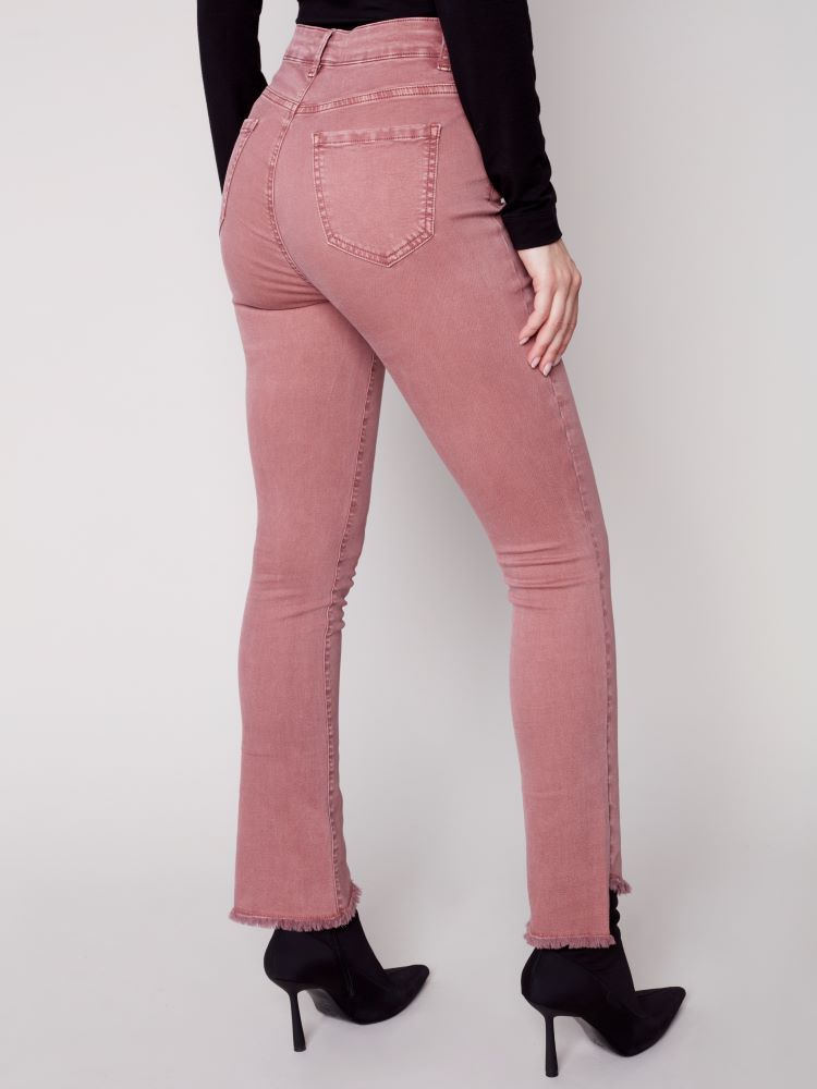 Monochrome twill pairs effortlessly with both patterned and knitted tops for a polished look, and the stretchy bootcut silhouette flatters every figure. These Charlie B Bootcut Twill Pants give you all of this and more. For a complete ensemble, tuck in a long-sleeved blouse or cardigan.