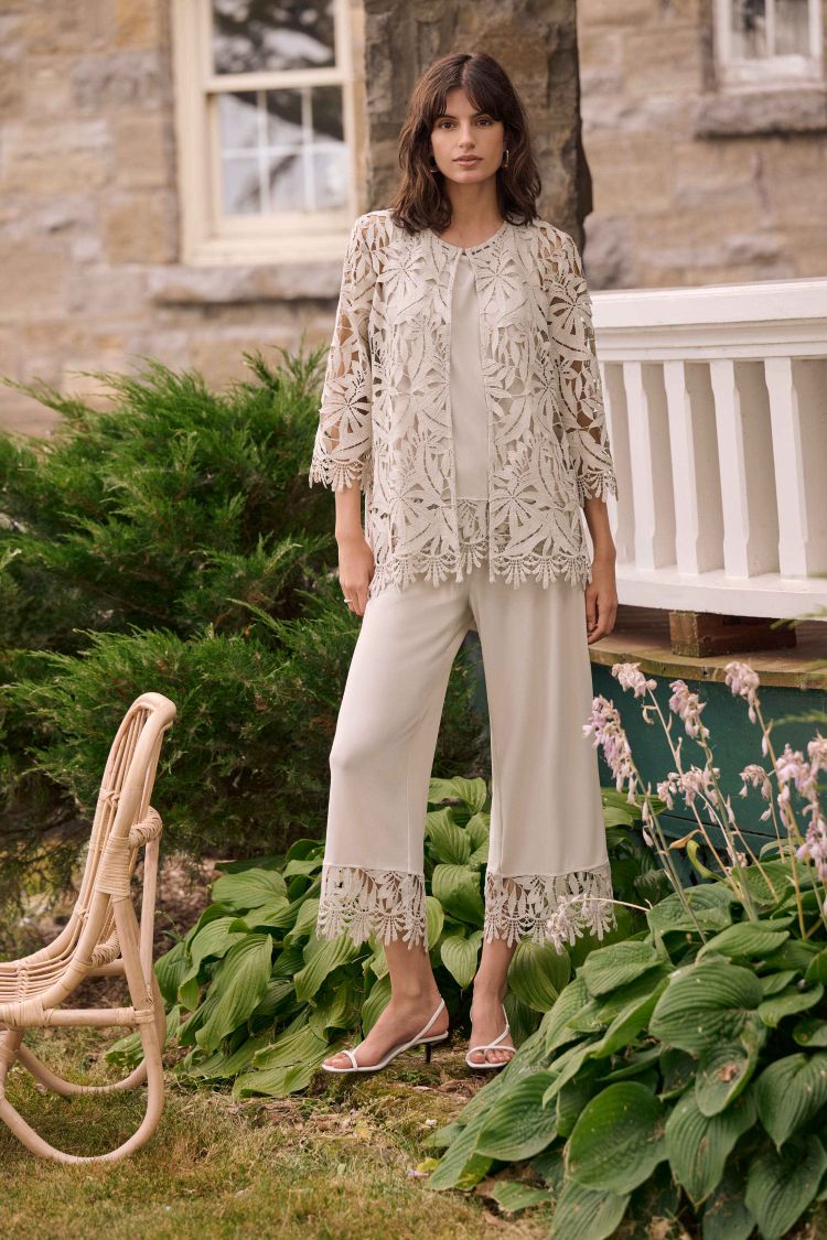 Cropped Culotte Pants With Lace