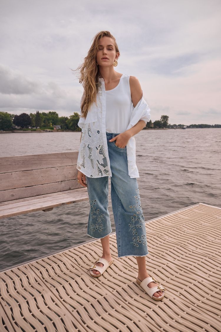 Embroidered Floral Cropped Jeans