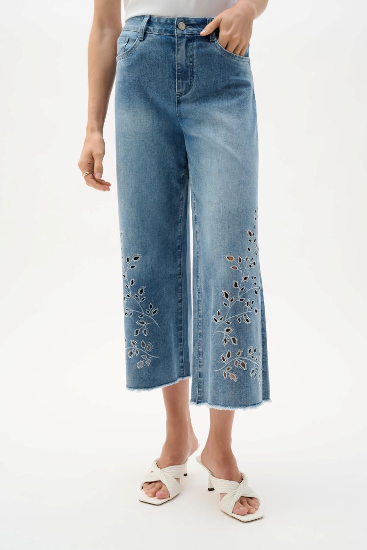 Embroidered Floral Cropped Jeans