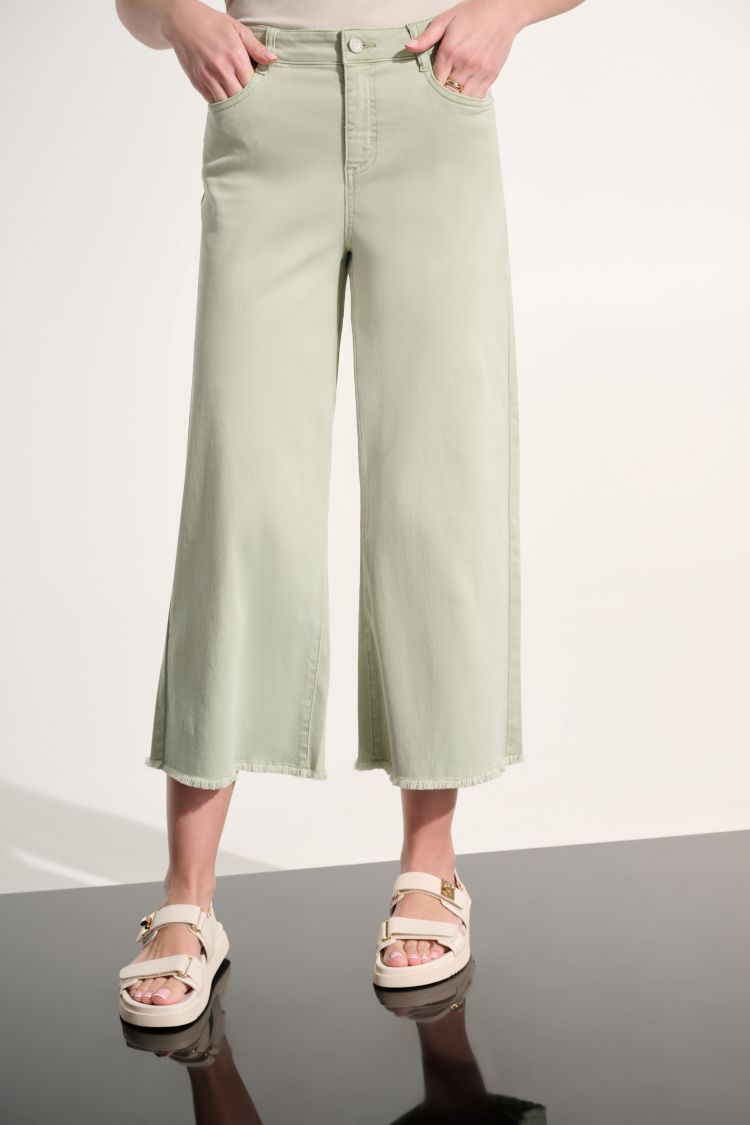 Cropped Wide Leg Trouser