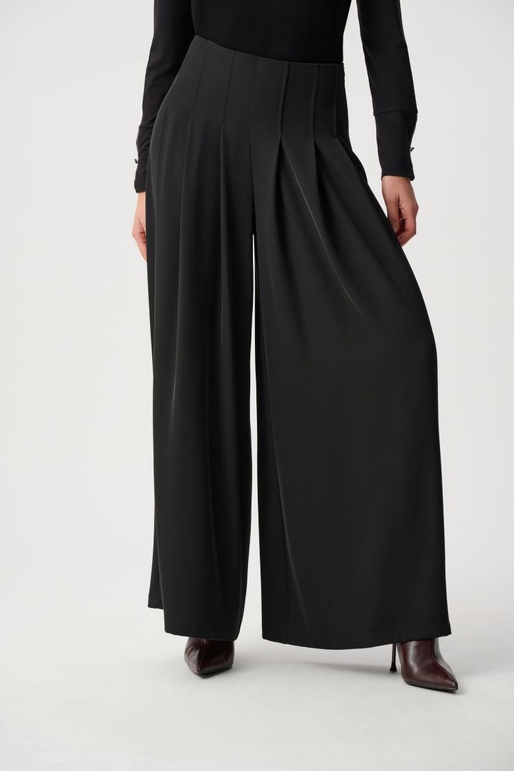 Wide Leg Pleated Trousers