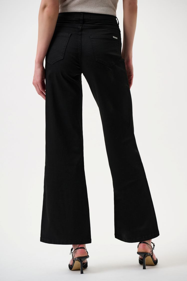 Mid-rise Wide Leg Jeans