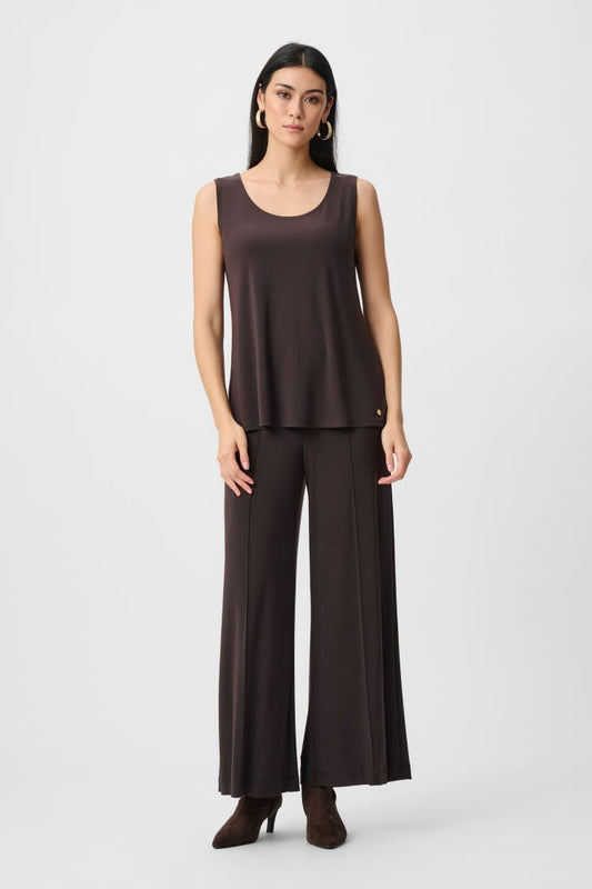 Sleeveless Scoop Neck Pullover