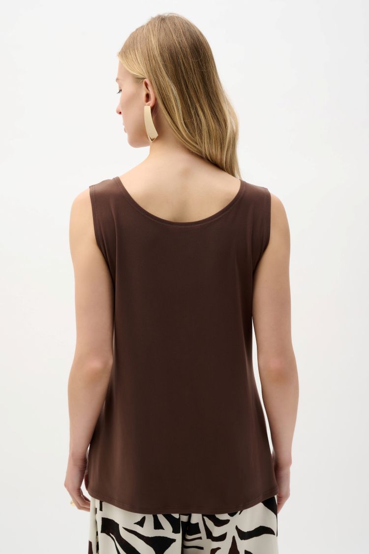 Sleeveless Scoop Neck Pullover