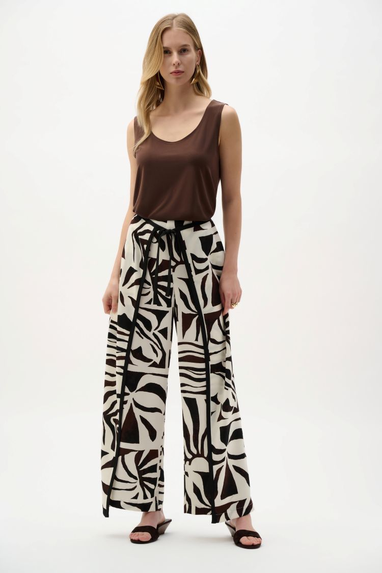 Sleeveless Scoop Neck Pullover