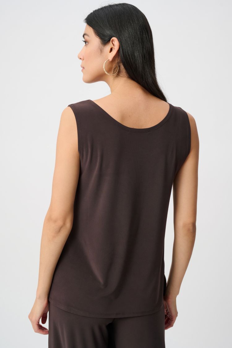 Sleeveless Scoop Neck Pullover