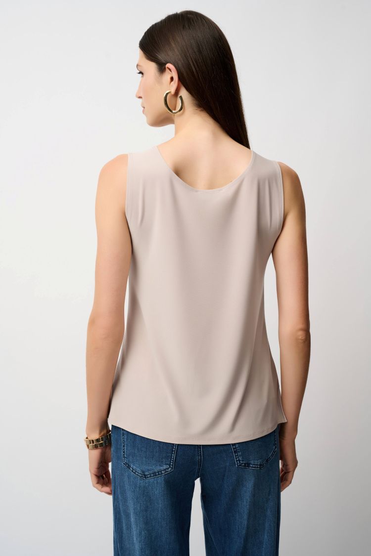 Sleeveless Scoop Neck Pullover