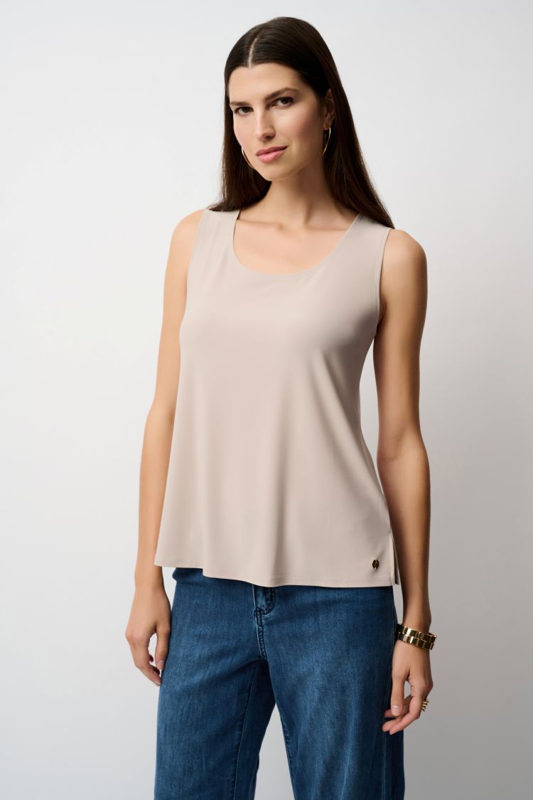 Sleeveless Scoop Neck Pullover