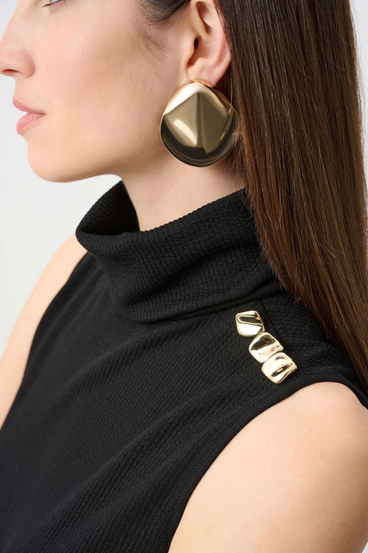 Fitted Sleeveless Turtleneck Top