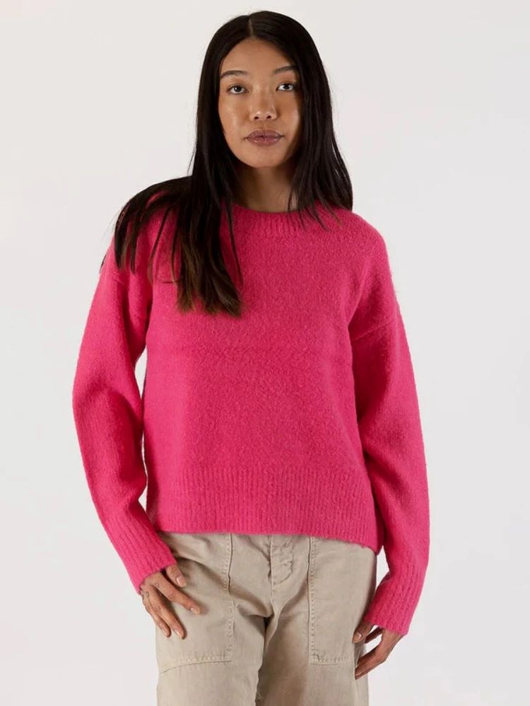 Lyla & Luxe Style: AJAX-F23 dark pink, crew neck sweater, front view