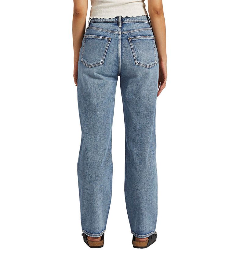 Silver Jeans Style: L28365RCS210 dad jeans back view