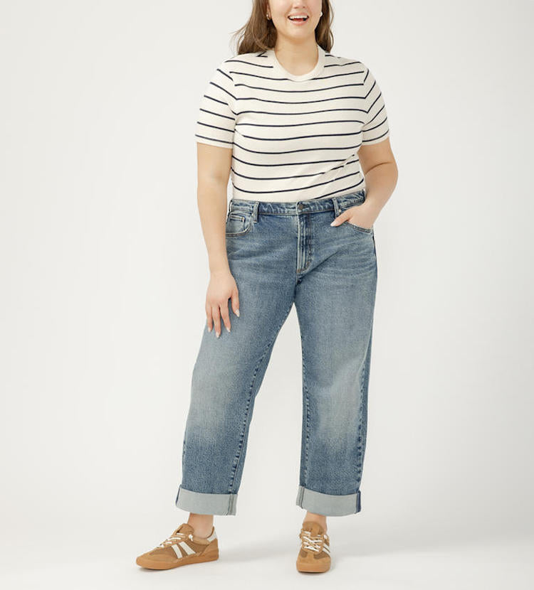 Curvy Relaxed Straight Leg