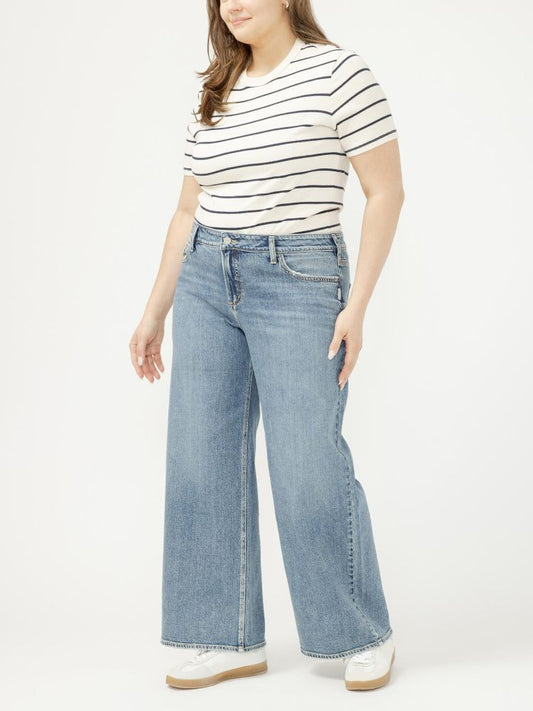 Plus Size Suki Mid Rise Wide Leg Jeans