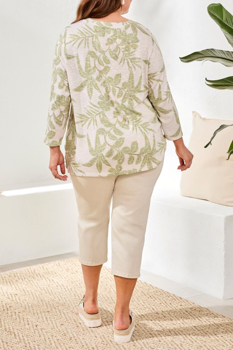 Size Inclusive 3/4 Sleeve Crew Neck