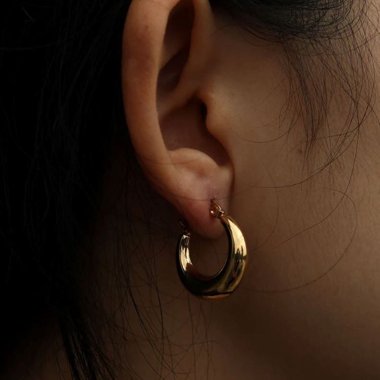 ﻿Hackney Nine Style: AMBER 32205 chunky hoop earrings gold