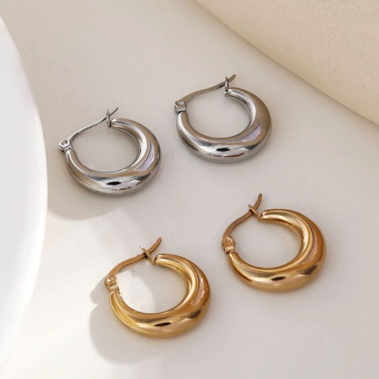 ﻿Hackney Nine Style: AMBER 32205 chunky hoop earrings silver and gold set