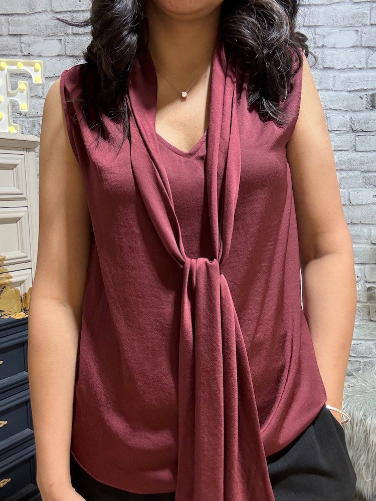 Chic Sleeveless V-neck Pullover