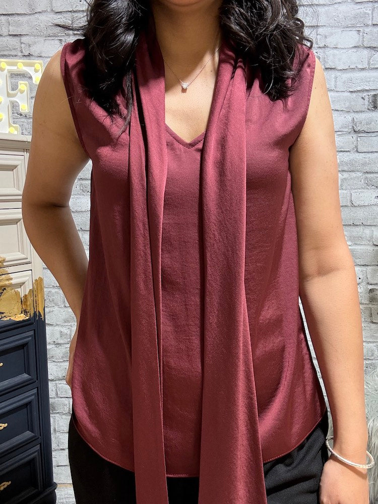 Chic Sleeveless V-neck Pullover