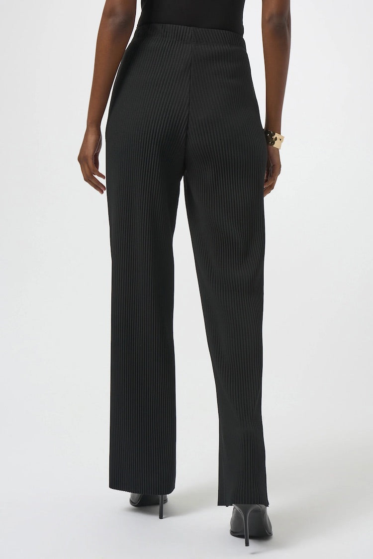 Relaxed Pleated Trousers