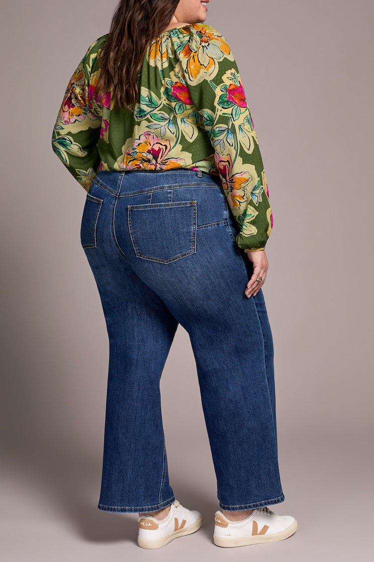 Size Inclusive Sophia Curvy Hugging Wide Leg Jeans