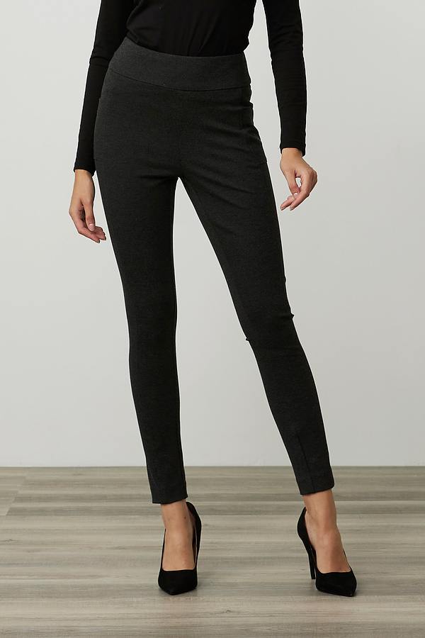 These slim Joseph Ribkoff Lydia Leggings are a comfortable, sleek alternative to traditional dress pants. These offer hidden pockets at the hip and a streamlined, polished silhouette.  Proudly made in Canada. 