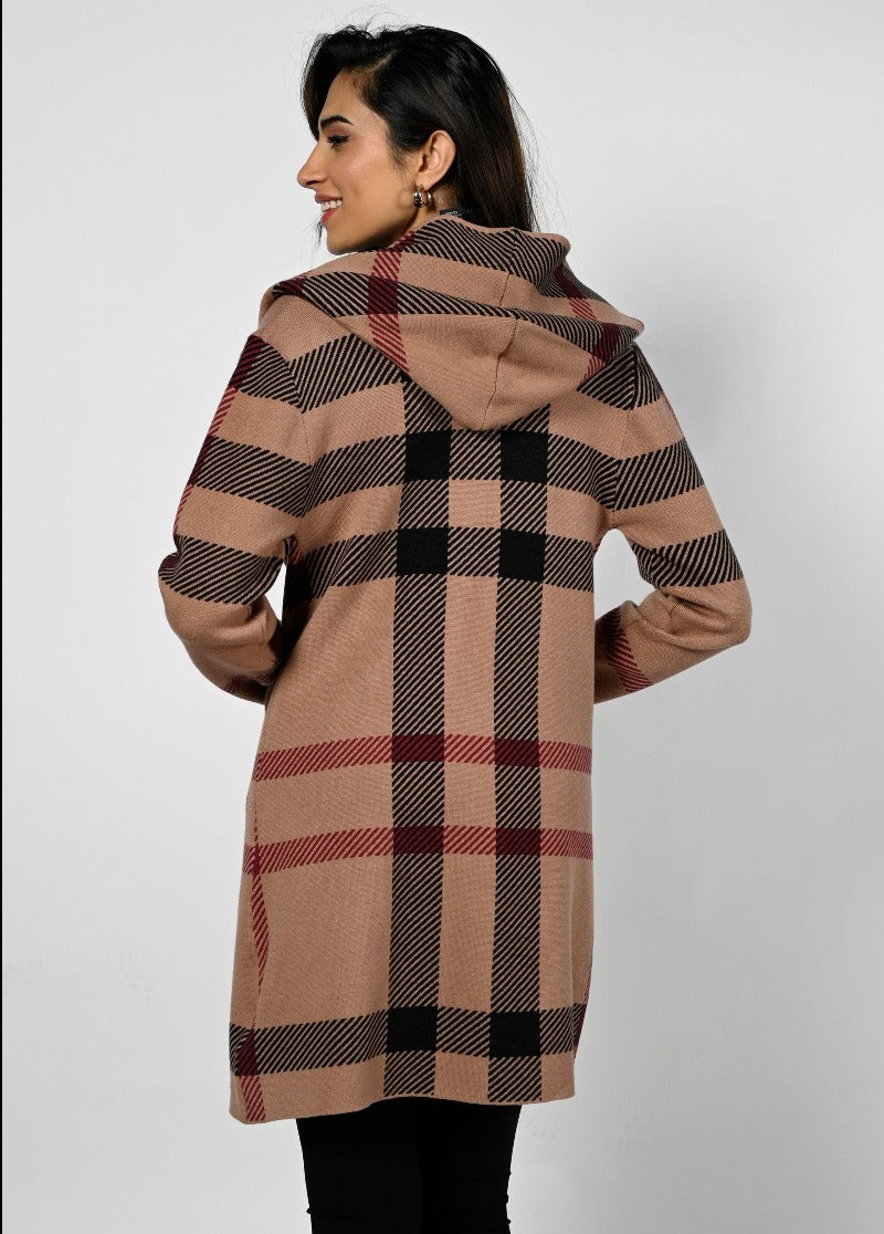 This Frank Lyman Hooded Duster is a great piece to complete your favourite fall outfit. With an open front, cozy hooded design and chic plaid print, this is soft, easy to wear and a beautiful compliment to your sweater collection.