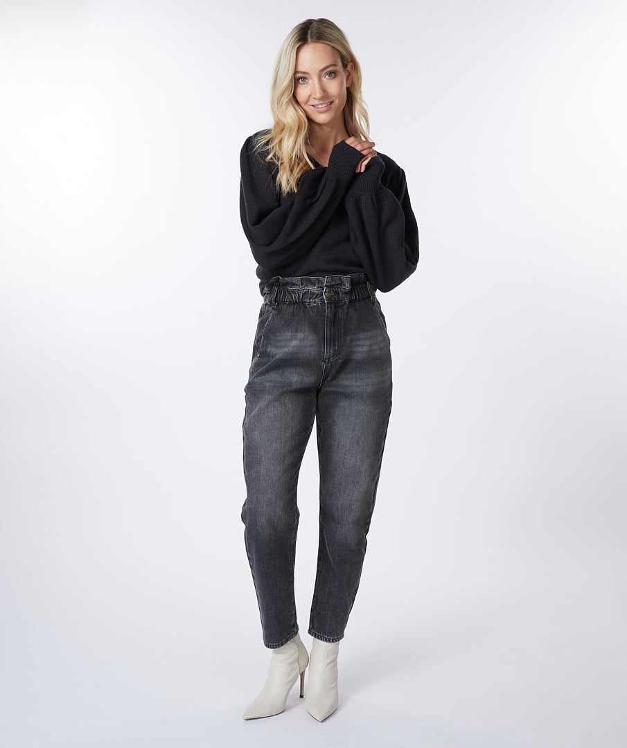 The EsQualo Paper Bag Trouser has the mom-fit look with elaborate paper bag waistband, front and back pockets and faded design.  This style lets you wear these jean trousers a little higher in the waist for the perfect casual look.