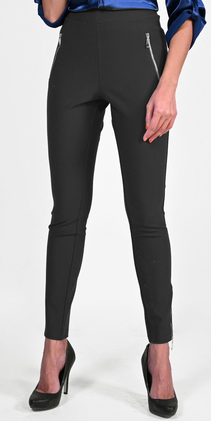 Add some edge to your wardrobe with these these Frank Lyman Zip Pocket Pants! These skinny fit dress pants feature a pull-on design, faux pockets with diagonal zippers at the hip as well as ankle zippers. 