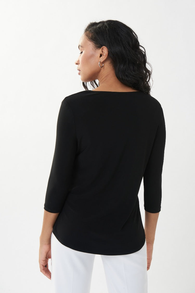 This Joseph Ribkoff 3/4 Sleeve Top is a great basic for your closet with a round neckline, 3/4 length sleeves, a rounded hemline, slightly relaxed fit and just the right amount of stretch.  Proudly made in Canada.