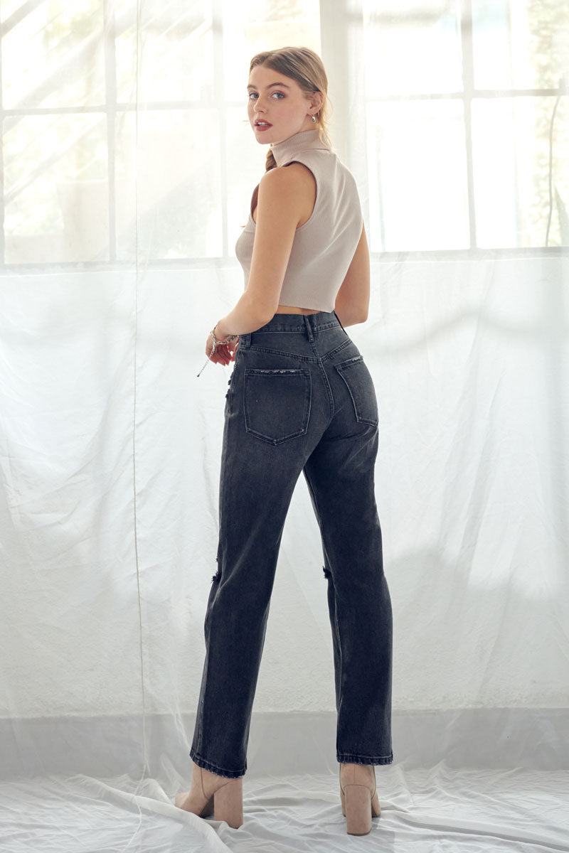 ﻿Kancan's Lynne Ultra High Rise Straight Jeans. Dark grey wash with slight knee distressing. These sit above the waist and fall straight from your hips. 5 pocket style and 5-button fly.